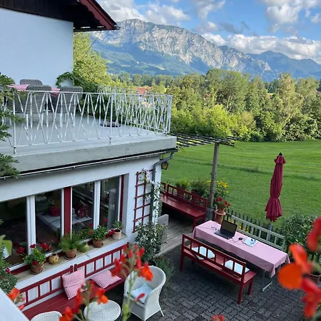 Familie Falkensteiner - Eine Friedvolle Oase Apartamento Nussdorf am Attersee